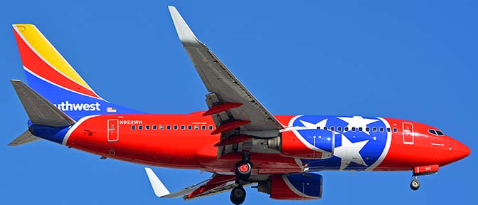 Southwest 737-7H4 N922WN Tennessee One, Phoenix Sky Harbor, November 27, 2017